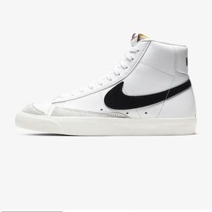 Women’s Nike blazer sneaker in black and white
